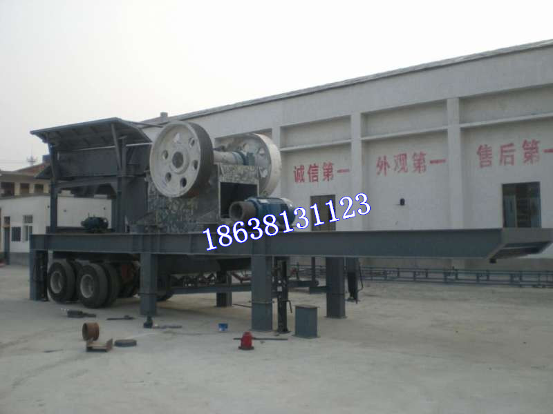 移動式石子破碎機—鄂式破石機生產加工現(xiàn)場